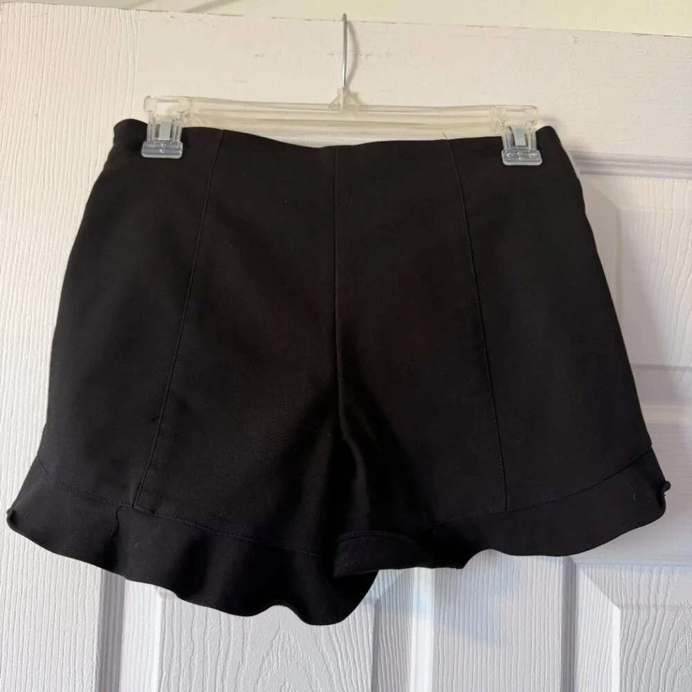1.STATE Ruffle Shorts - Picture 2 of 2